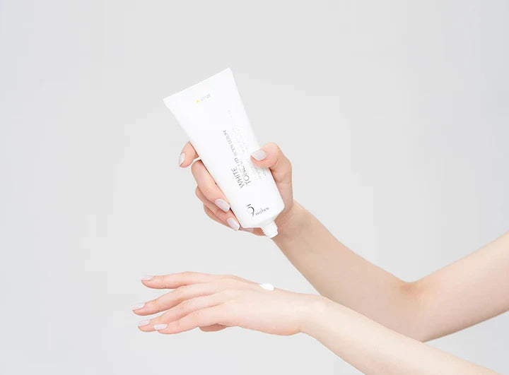 9 WISHES White Tone-Up Body Serum SPF 21 150ml